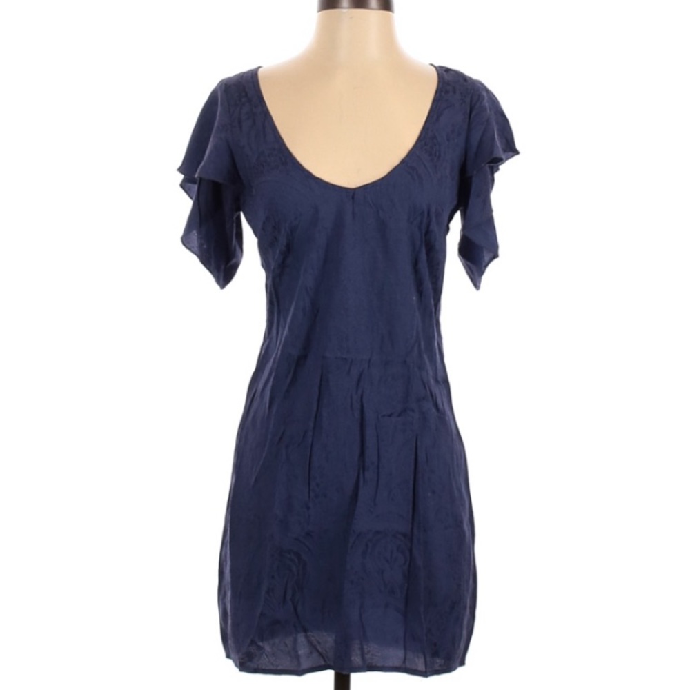 Casual navy flowy dress